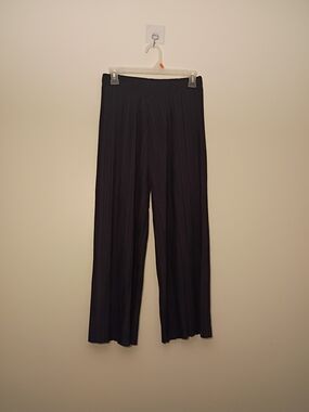 Jon & Anna Black Wide-Leg Pleated Pants